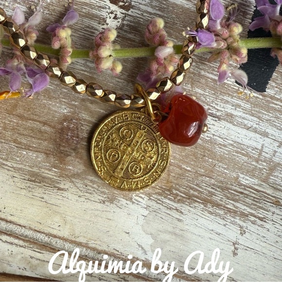 Alquimia Gold Beaded Bracelet with Charms carnelian Saint Benedict - Picture 2 of 2